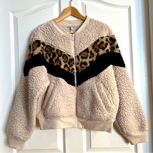 ❌SOLD❌ Express Women’s Sherpa Fur Teddy Zip Up Jacket Leopard Print Beige Size M